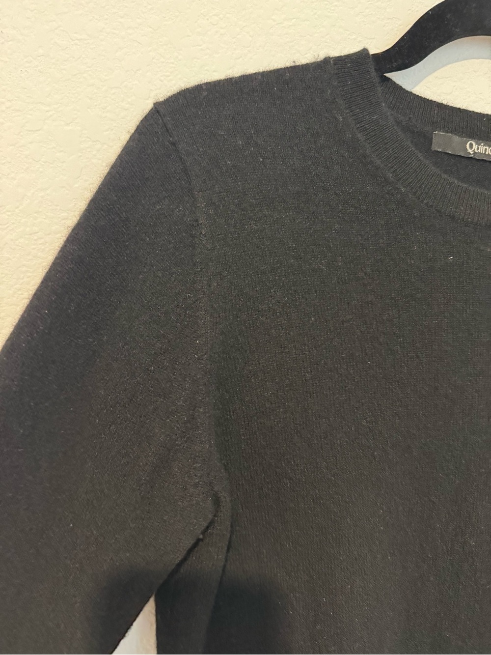 Quince 100% Cashmere Crewneck Long Sleeve Sweater in - Picture 5 of 10